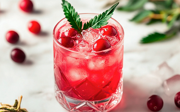 Рецепт игристого клюквенного коктейля с каннабисом Игристый клюквенный коктейль с марихуаной