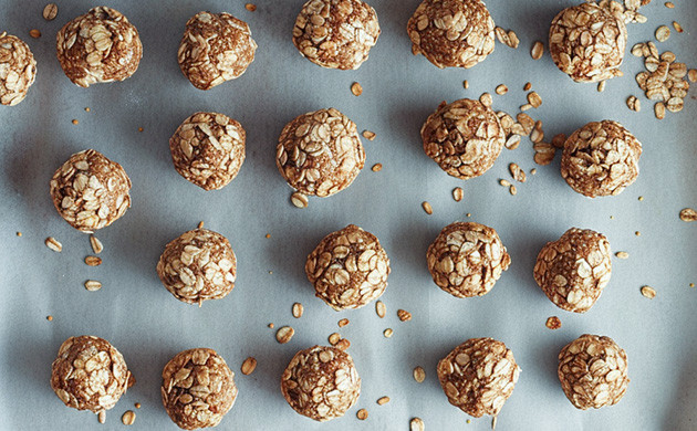 Застывание в морозильнике: сохранение свойств Готовые к употреблению: энергетические канна-шарики