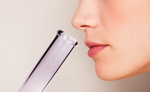 застоявшаяся вода в курительном девайсе несвежая вода в бонге