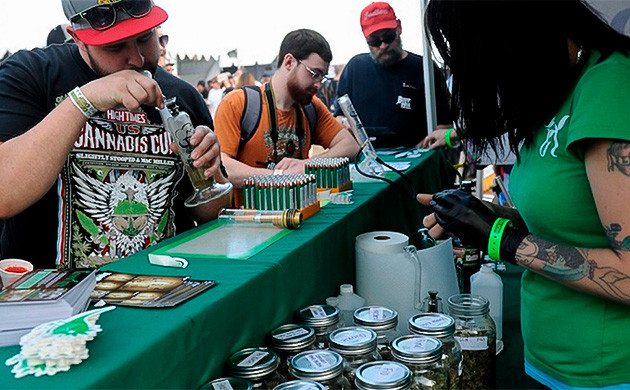 Фестиваль HTCC Палатка с канна-продукцией