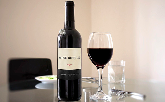 Вино в качестве жидкости для бонга Бутылка красного вина