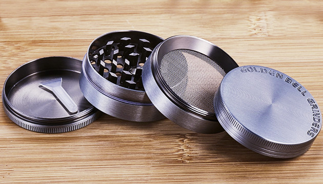 Сухое просеивание через гриндер Гриндер для шишек марихуаны